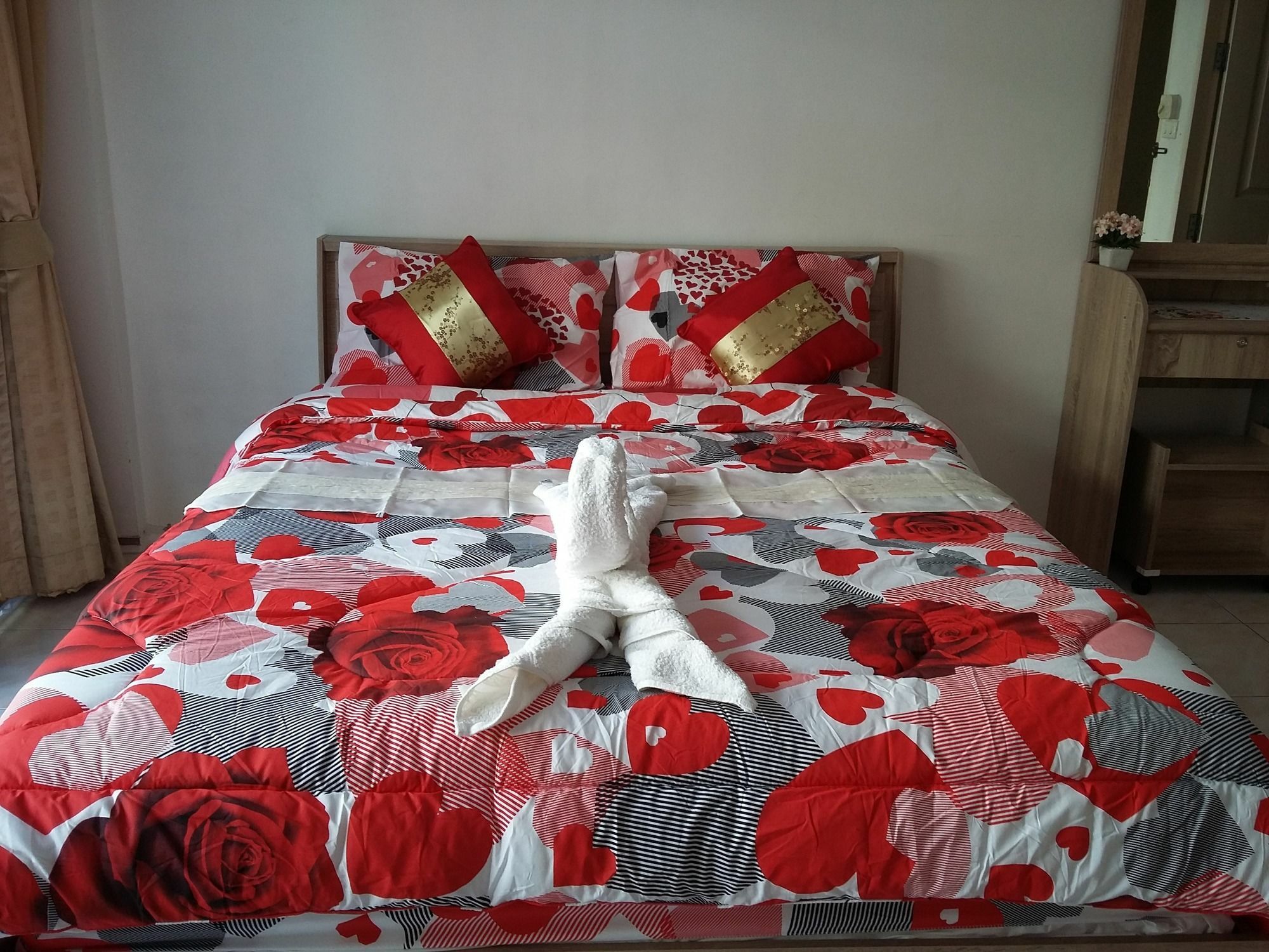 Sunshine Guesthouse Patong ภายนอก รูปภาพ